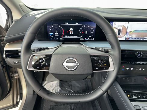 Used 2025 Nissan Murano SL AWD/4WD image 11