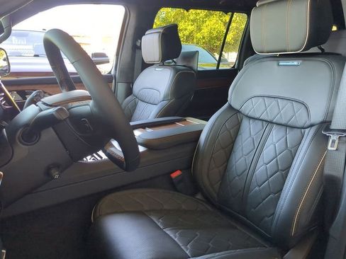 Used 2024 Jeep Grand Wagoneer Series III w/ Rear Seat Video Group 1 AWD/4WD image 6