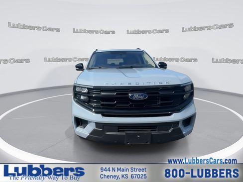 Used 2025 Ford Expedition Active AWD/4WD image 3