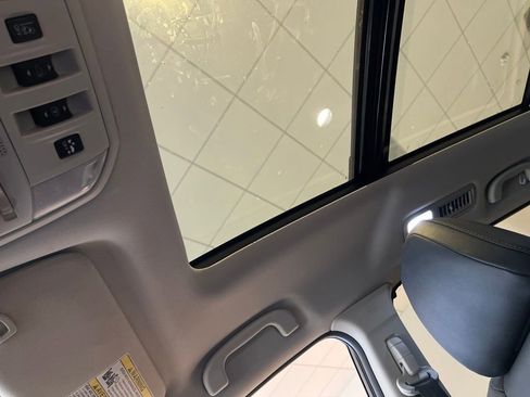 Used 2022 Subaru Ascent Onyx Edition image 24