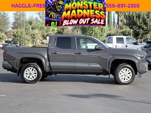 Used 2025 Toyota Tacoma SR5 AWD/4WD image 4