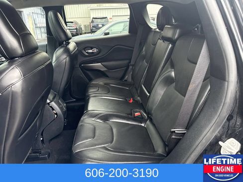 Used 2020 Jeep Cherokee Limited AWD/4WD image 13