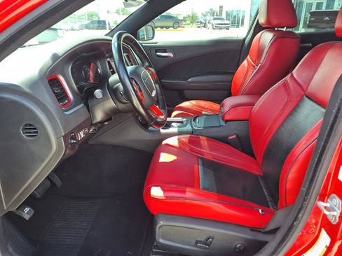 Used 2020 Dodge Charger SXT w/ Blacktop Package RWD image 15