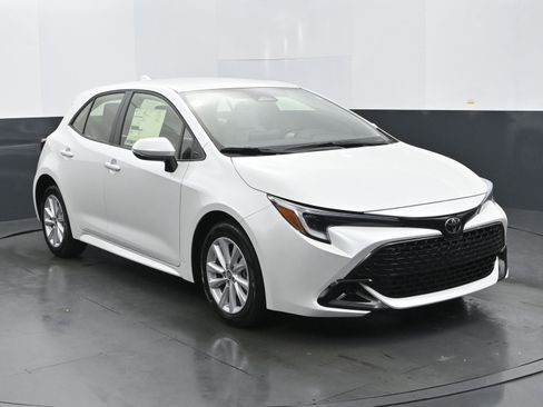 Used 2025 Toyota Corolla SE image 7