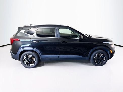 Certified 2025 Kia Seltos EX w/ EX Sunroof Package AWD/4WD image 4