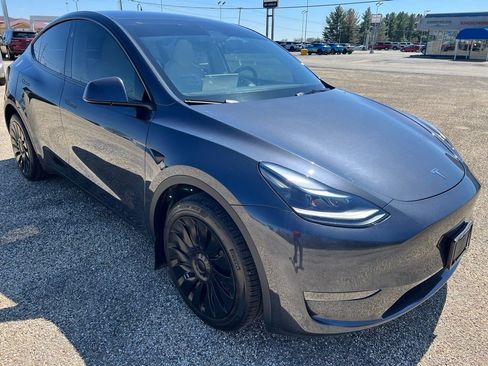 Used 2024 Tesla Model Y Long Range image 5
