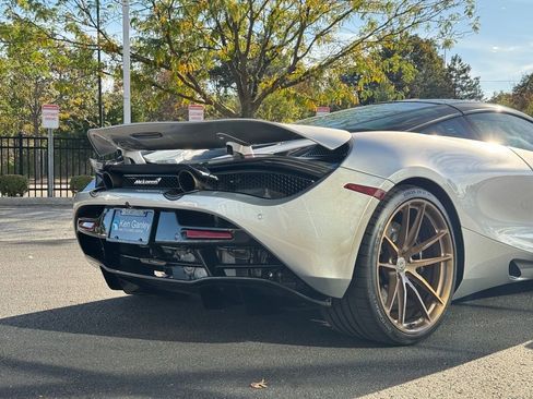 Used 2022 McLaren 720S Performance image 28