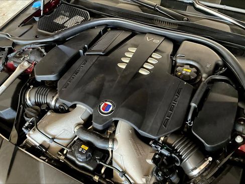 Used 2022 BMW ALPINA B7 xDrive w/ Luxury Rear Seating Package image 30