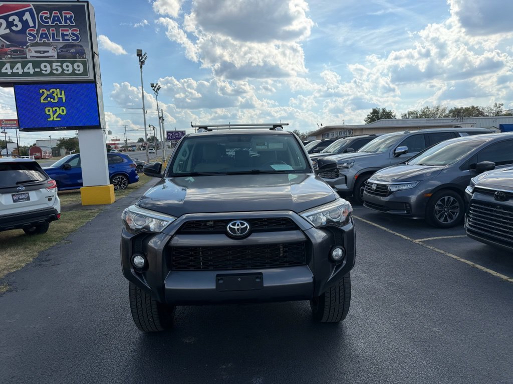 Used 2017 Toyota 4Runner SR5 AWD/4WD image 8