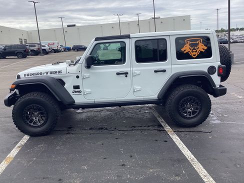 Used 2022 Jeep Wrangler Unlimited Sport AWD/4WD image 7