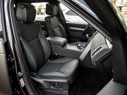 New 2026 Land Rover Discovery Limited Edition AWD/4WD image 28