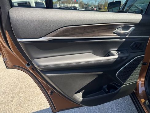 New 2026 Jeep Grand Cherokee L Limited AWD/4WD image 26