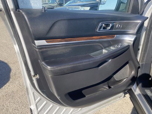 Used 2016 Ford Explorer Limited w/ Class II Trailer Tow Package image 14