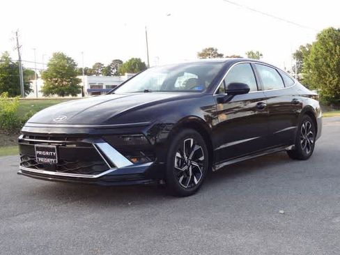 Used 2025 Hyundai Sonata SEL FWD image 1
