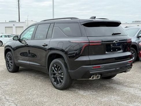 New 2026 Chevrolet Traverse LT w/ Midnight/Sport Edition FWD image 3