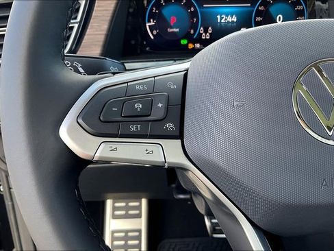 New 2025 Volkswagen Atlas SEL Premium R-Line image 18