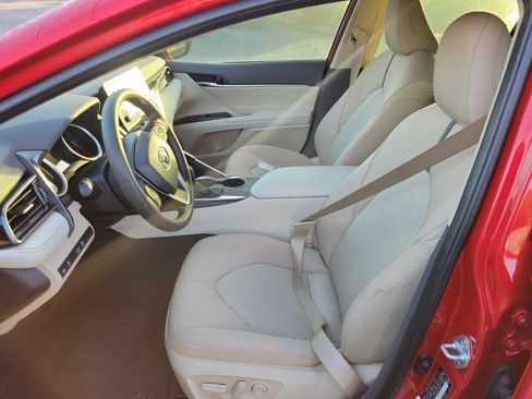 Used 2023 Toyota Camry LE image 30