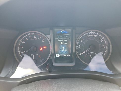 Used 2023 Toyota Tacoma TRD Off-Road w/ Technology Package AWD/4WD image 23