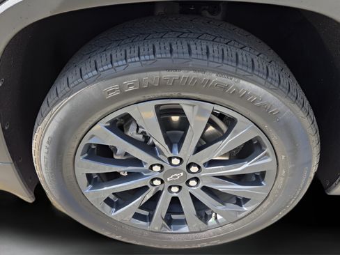 Used 2022 Chevrolet Traverse RS FWD image 30