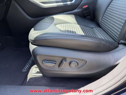 Used 2023 Toyota Highlander XSE AWD/4WD image 18