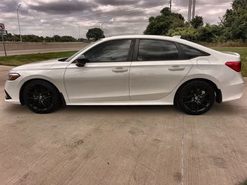 Used 2024 Honda Civic Sport image 4