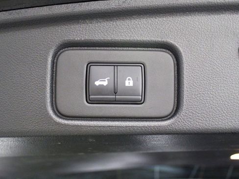 Used 2025 Nissan Pathfinder SV image 42