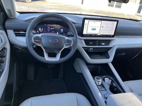 New 2026 Ford Explorer Active image 16