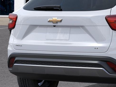 New 2026 Chevrolet Trax LT FWD image 15