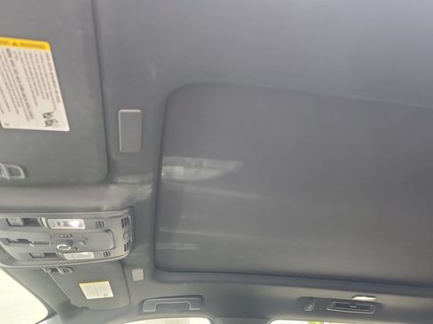 Certified 2025 GMC Yukon XL AT4 Ultimate AWD/4WD image 19