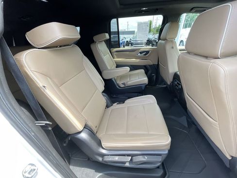 Certified 2022 Chevrolet Suburban Premier AWD/4WD image 28