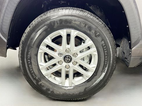 Used 2022 Toyota Tundra SR5 w/ Convenience Package image 13