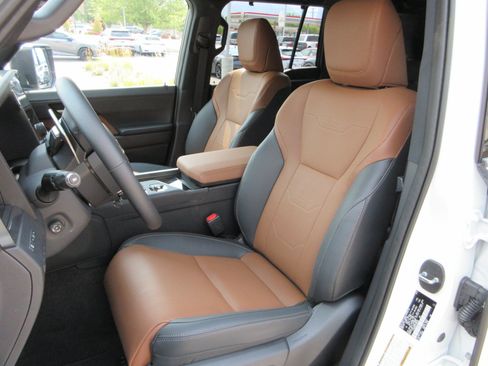 Used 2026 Lexus GX 550 w/ Accessory Package (2T) AWD/4WD image 21