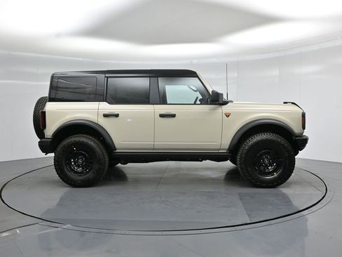 New 2026 Ford Bronco Badlands image 24