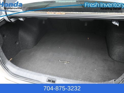 Used 2020 Nissan Altima 2.5 SR w/ Premium Package FWD image 10