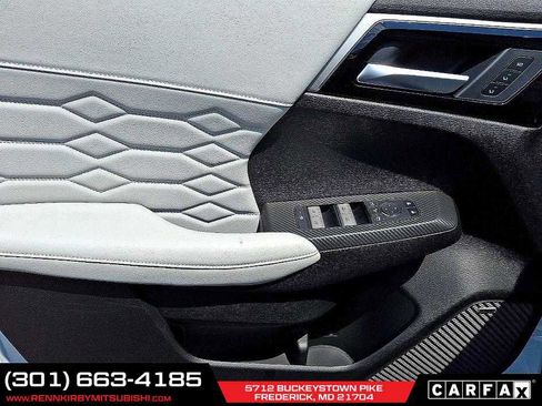New 2025 Mitsubishi Outlander SEL image 9
