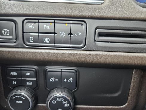 Used 2022 Chevrolet Tahoe LT w/ Luxury Package image 16