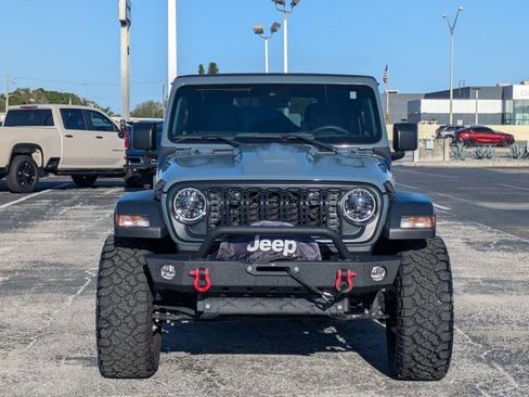 Used 2024 Jeep Wrangler Unlimited Sport AWD/4WD image 2