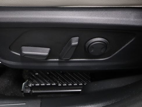 Certified 2025 Hyundai Tucson Limited AWD/4WD image 28