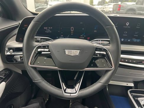 Used 2024 Cadillac Lyriq Luxury AWD/4WD image 14