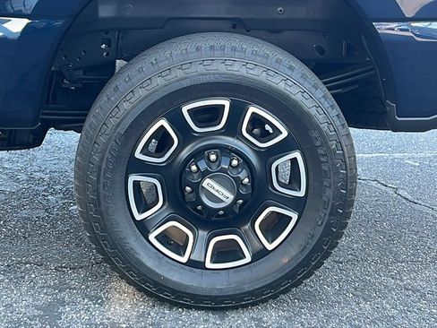 Certified 2024 Ford F250 Platinum w/ FX4 Off-Road Package AWD/4WD image 7