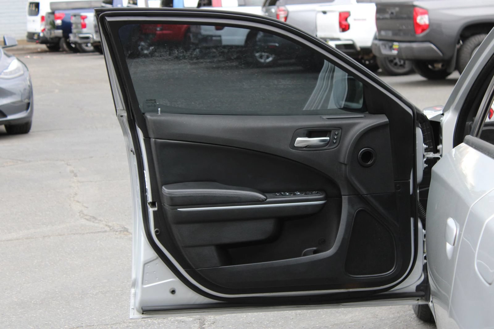 Used 2021 Dodge Charger SXT w/ Leather Interior Group RWD image 11