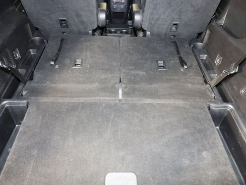 Used 2021 Ford Explorer XLT w/ Equipment Group 202A AWD/4WD image 18