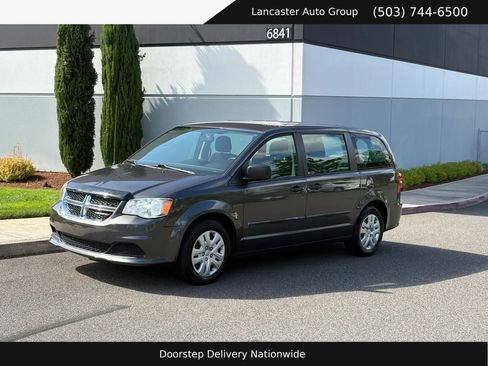 Used 2016 Dodge Grand Caravan American Value Package w/ UConnect Hands-Free Group FWD image 1