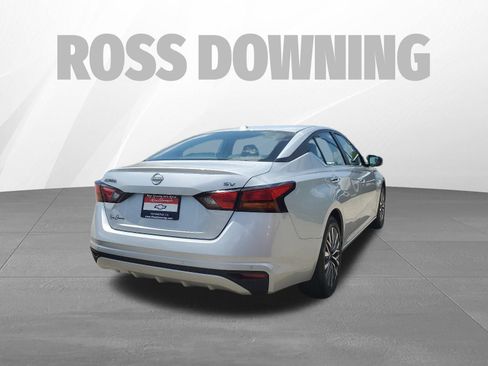 Used 2024 Nissan Altima 2.5 SV FWD image 4