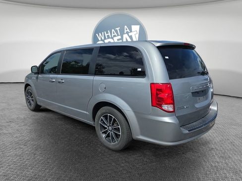 Used 2019 Dodge Grand Caravan SXT w/ Blacktop Package FWD image 6
