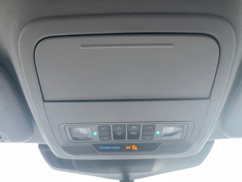 Used 2023 Ford Explorer XLT w/ Equipment Group 202A AWD/4WD image 28