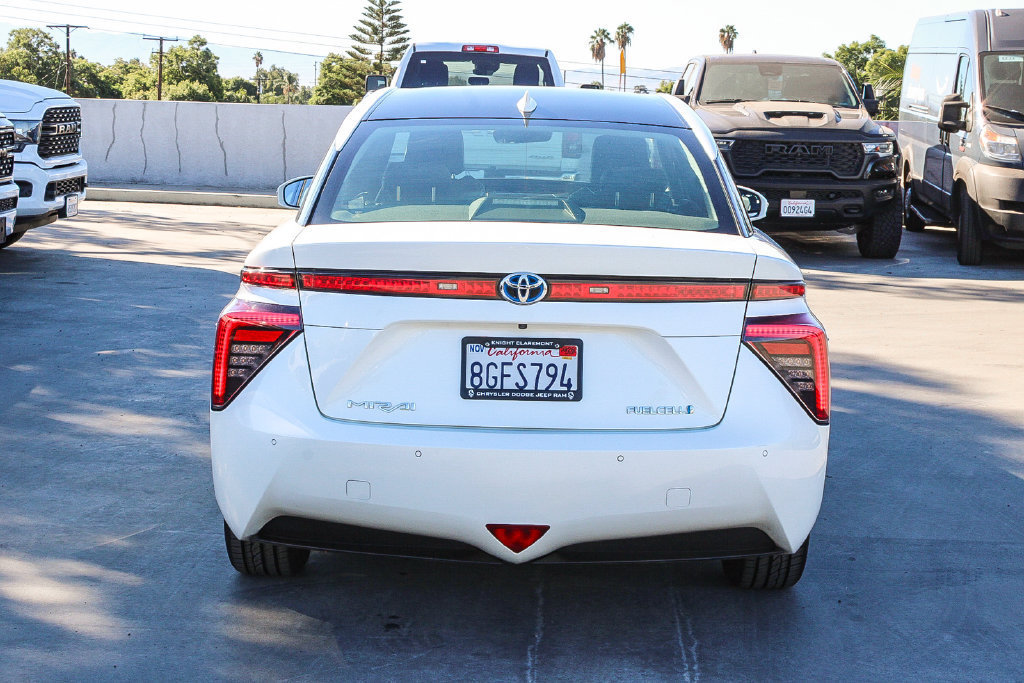 Used 2018 Toyota Mirai FWD image 8