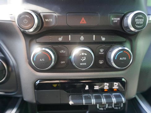 Used 2020 RAM 1500 Big Horn AWD/4WD image 30