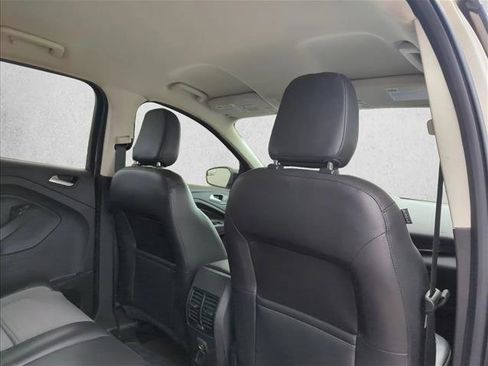 Used 2018 Ford Escape SE w/ SE Sport Appearance Package image 14