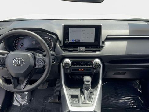 Used 2025 Toyota RAV4 XLE FWD image 11